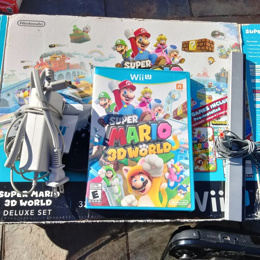 Nintendo Wii U Super Mario 3D World Deluxe Set 32GB Black Console